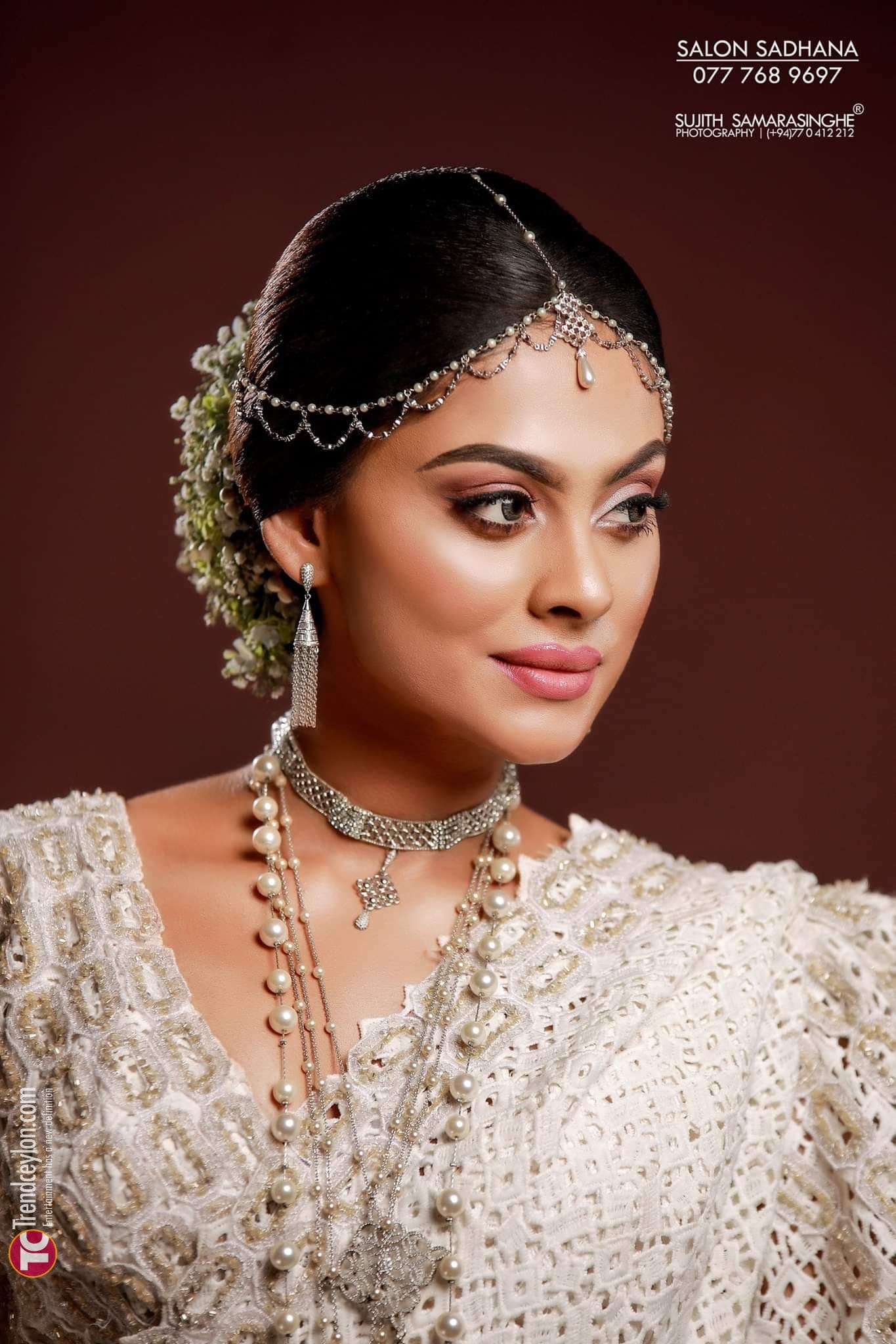 Model Darshi Nawarathna Looked Lovely In This Bridal Saree Shoot 