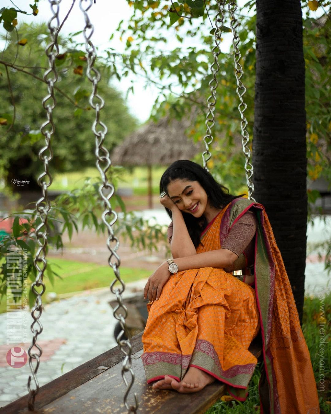 Abhirami Venkatachalam Looks Beautiful As Always In Saree 