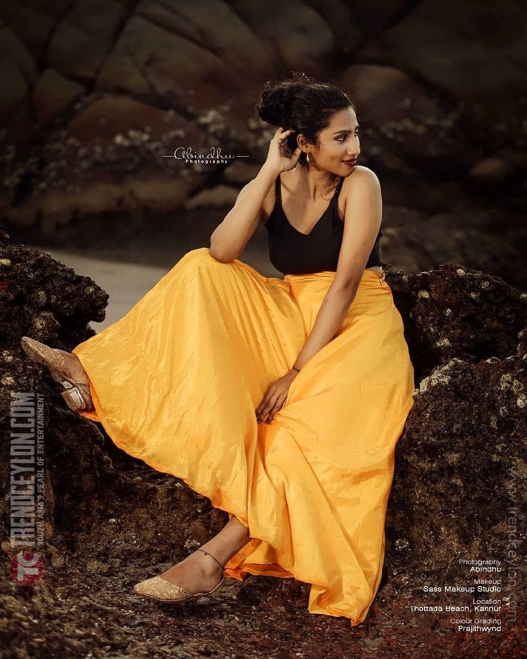 Indian Kerala model Anjana Mohan looks stylish in these photoshoots