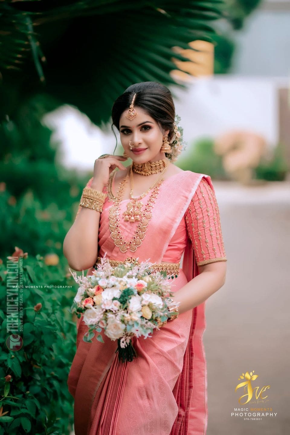 Sri Lankan Model Nayomi Perera looks extra elegant in lace saree
