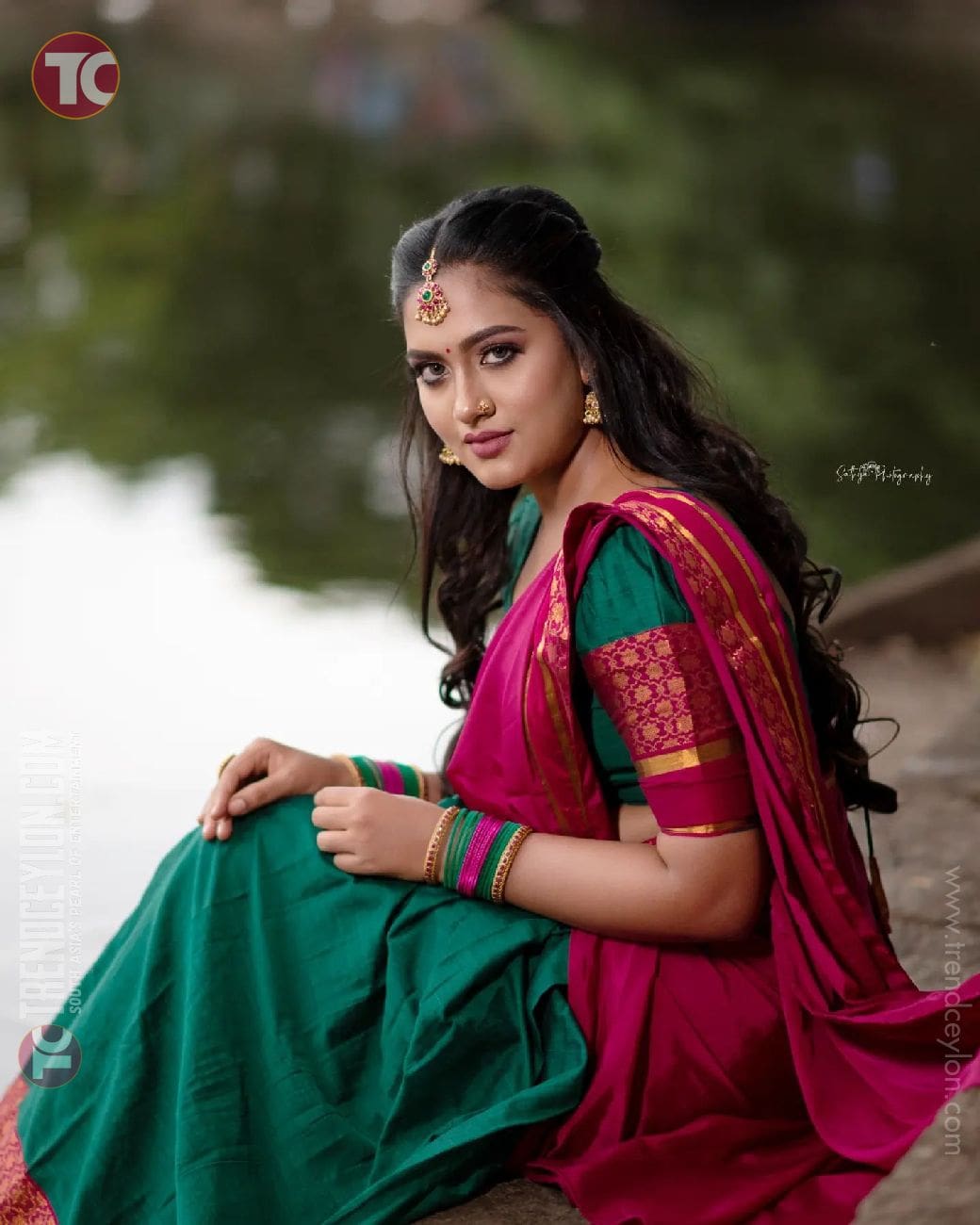 Television Actress Punitha Balakrishnan gorgeous in Saree
