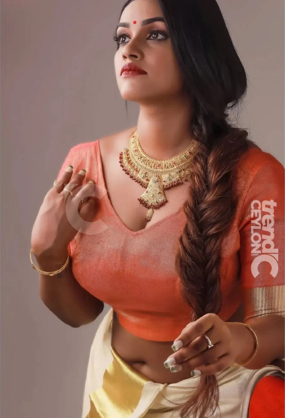 Saranya Shani Raises The Heat In Kerala Traditional Wear 